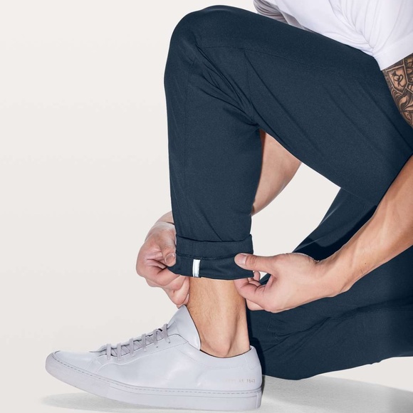 Lululemon •  Navy Commission Pant Slim Warpstreme 34" • Size 30 - Picture 2 of 9